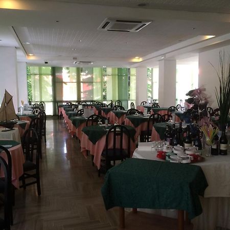 Hotel Sultano Rimini Esterno foto